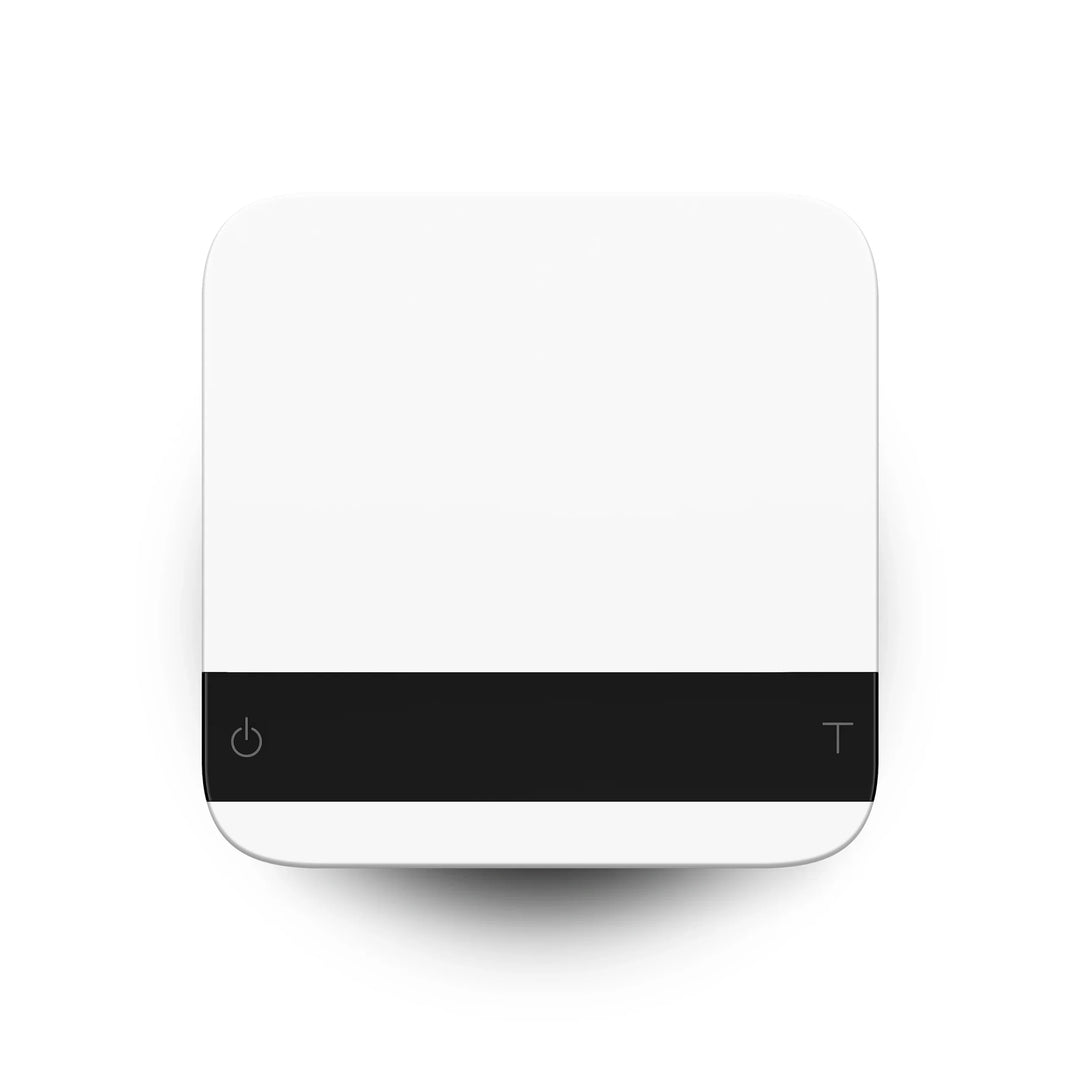 Acaia Lunar espresso scale illustrating weighed coffee dose and beverage yield for brew-ratio measurement