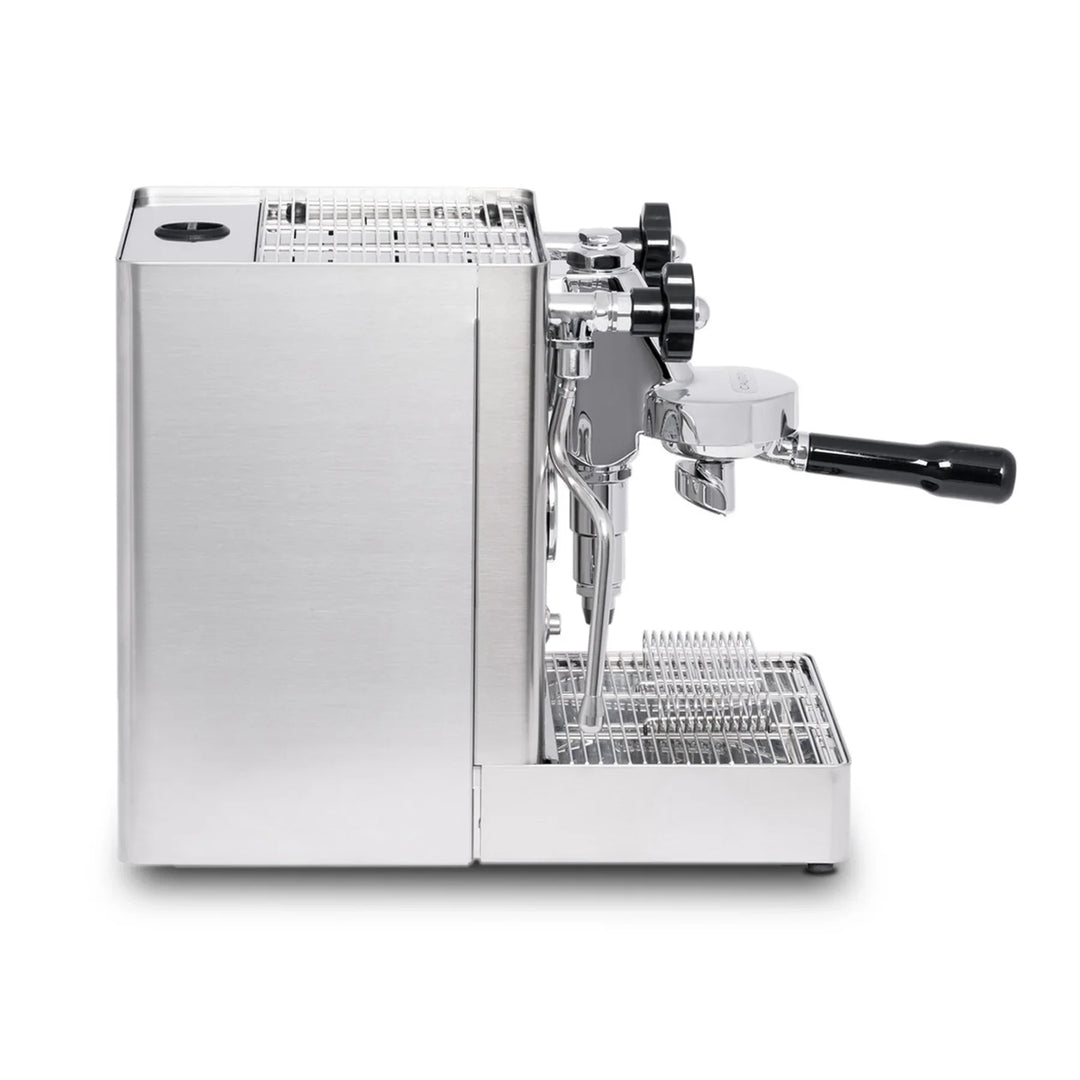 Lelit Mara X E61 espresso machine illustrating an E61 group that relies on thermosiphon circulation
