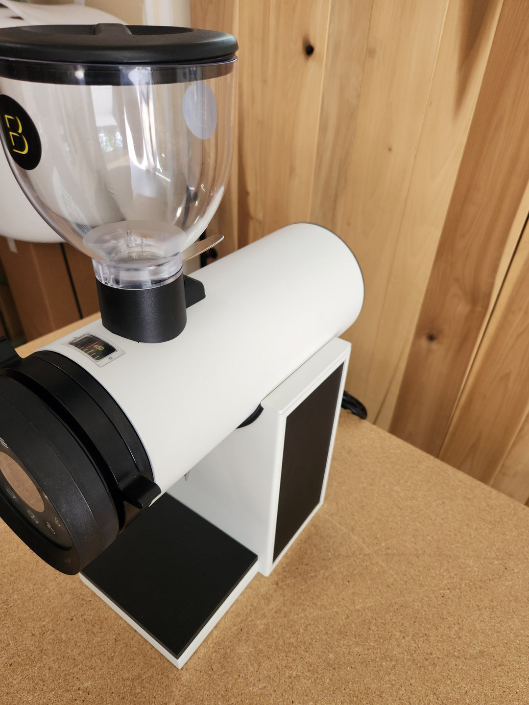 Bentwood Vertical 63 White Demo 100206 — product image 3