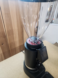 Ceado Leon 800 — Black Demo BHE421044 — product view 4