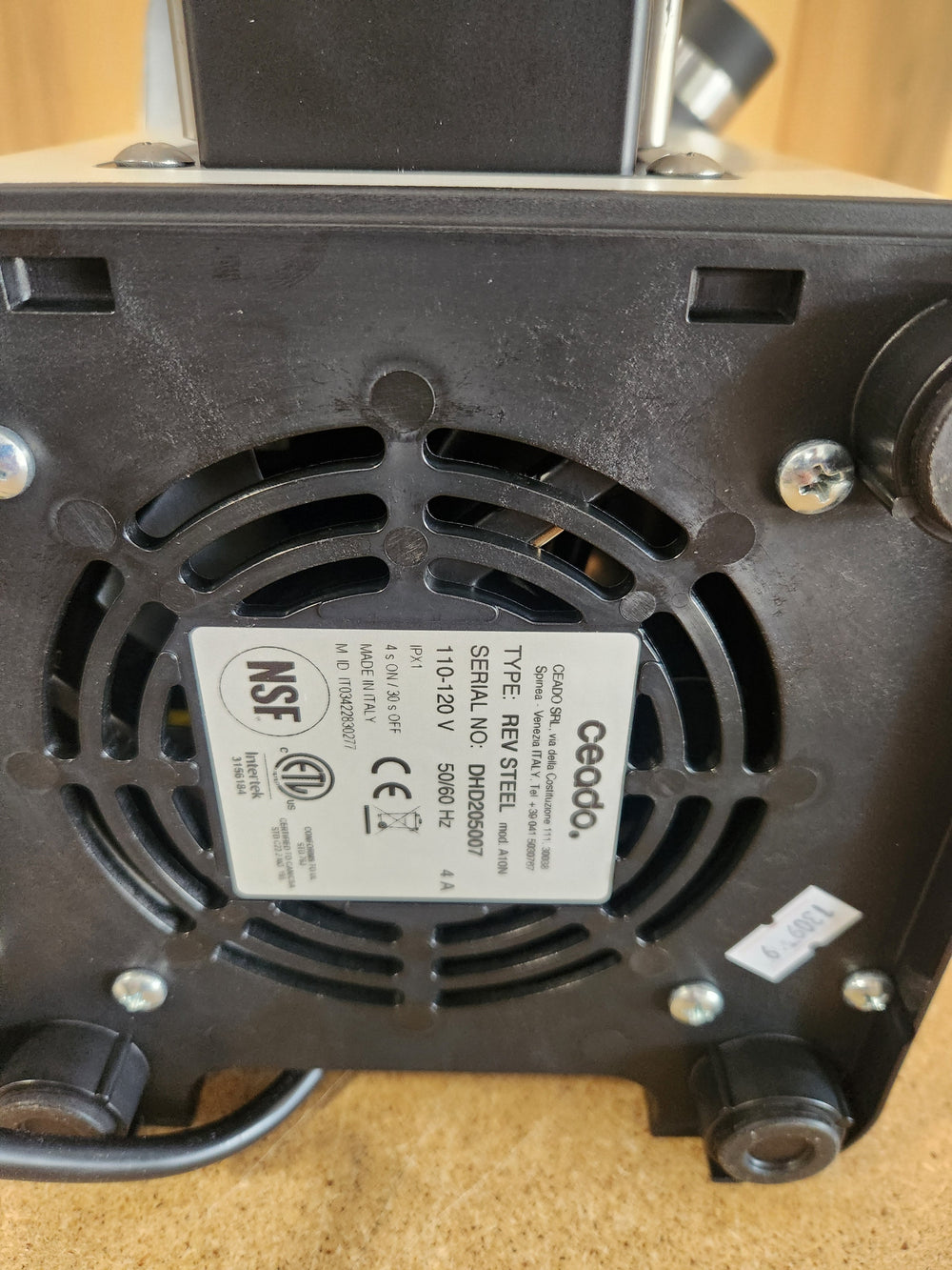 Ceado REV Steel WAM — White Demo DHD205007 — product view 2
