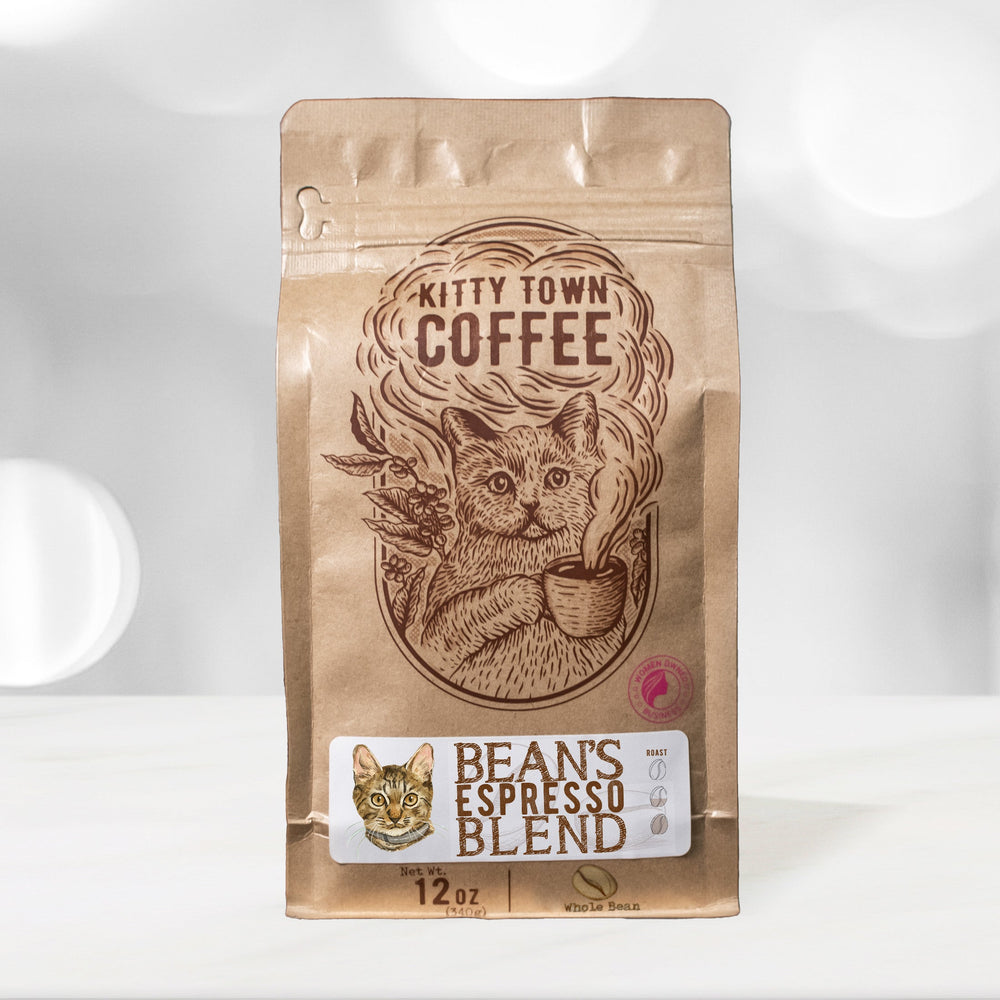 Bag of medium roast coffee from Guatemala with notes of Rich Flavors