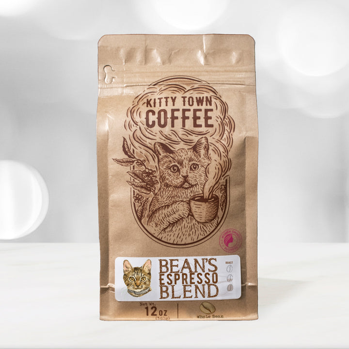 Bag of medium roast coffee from Guatemala with notes of Rich Flavors
