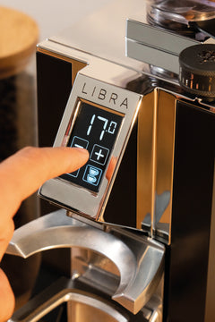 Eureka Mignon Libra 55 black grinder with portafilter