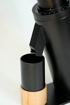 DF64V removable chute grinding into the metal dosing cup