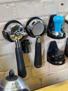 Espresso distribution-tool keeper