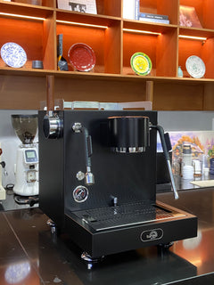 Turin MC3 espresso machine — front product view 7