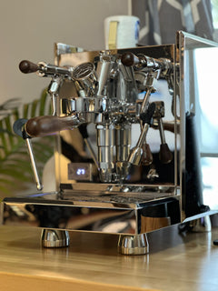 Turin Gallatin espresso machine — espresso machine detail 6