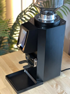 Turin ZF83 commercial espresso grinder feature detail – view 30