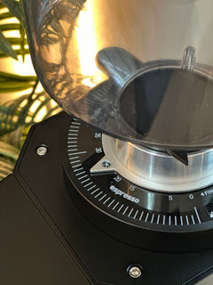 Turin ZF83 commercial espresso grinder feature detail – view 47