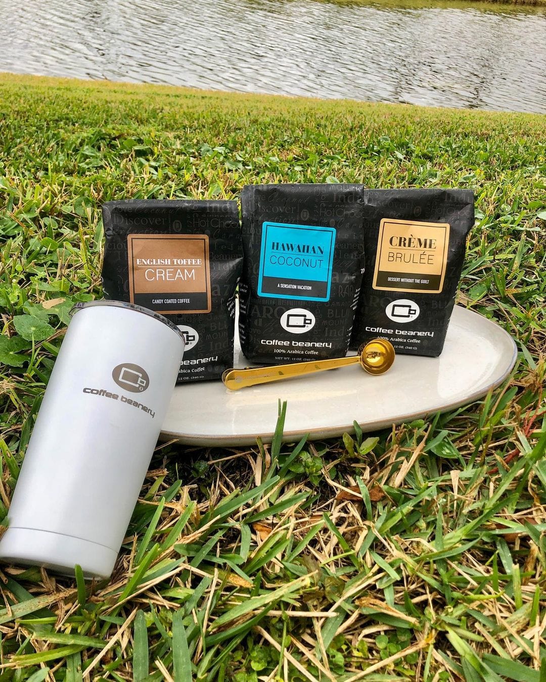 Bag of medium roast coffee from Colombia, Nariño with notes of Rich Flavors