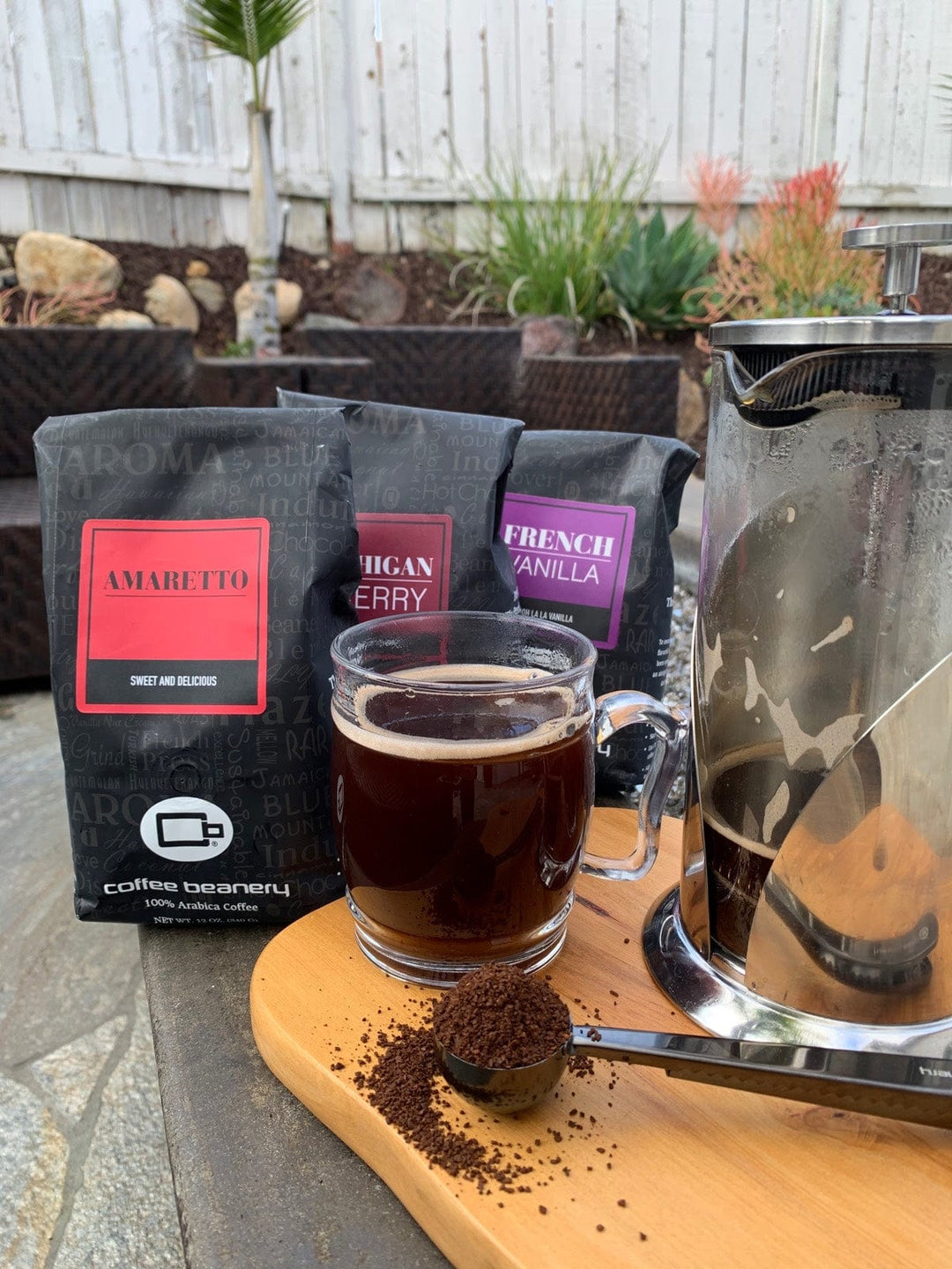 Bag of specialty roast coffee from Blend with notes of Chocolate, Fruity