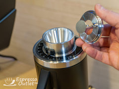 DF54 anti-popcorn insert and bean hopper opening close-up